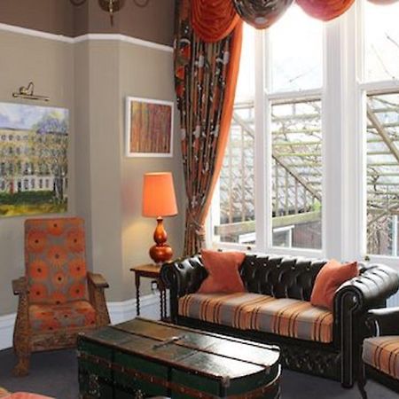 The Wyastone Hotel เชลเทนแฮม ภายนอก รูปภาพ