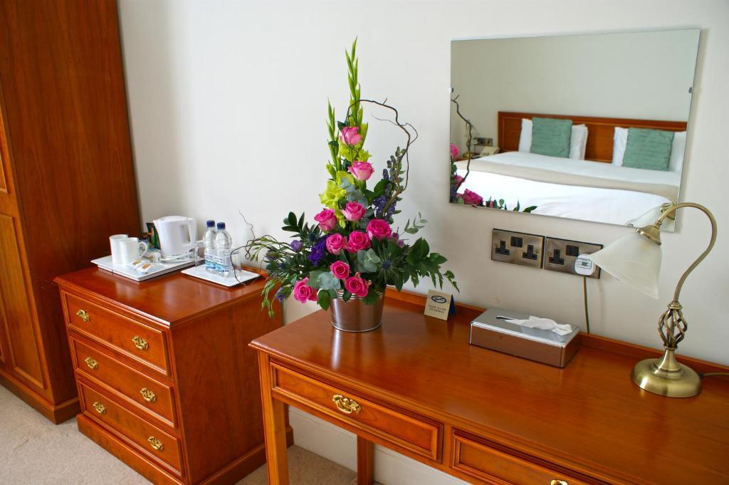 The Wyastone Hotel เชลเทนแฮม ห้อง รูปภาพ