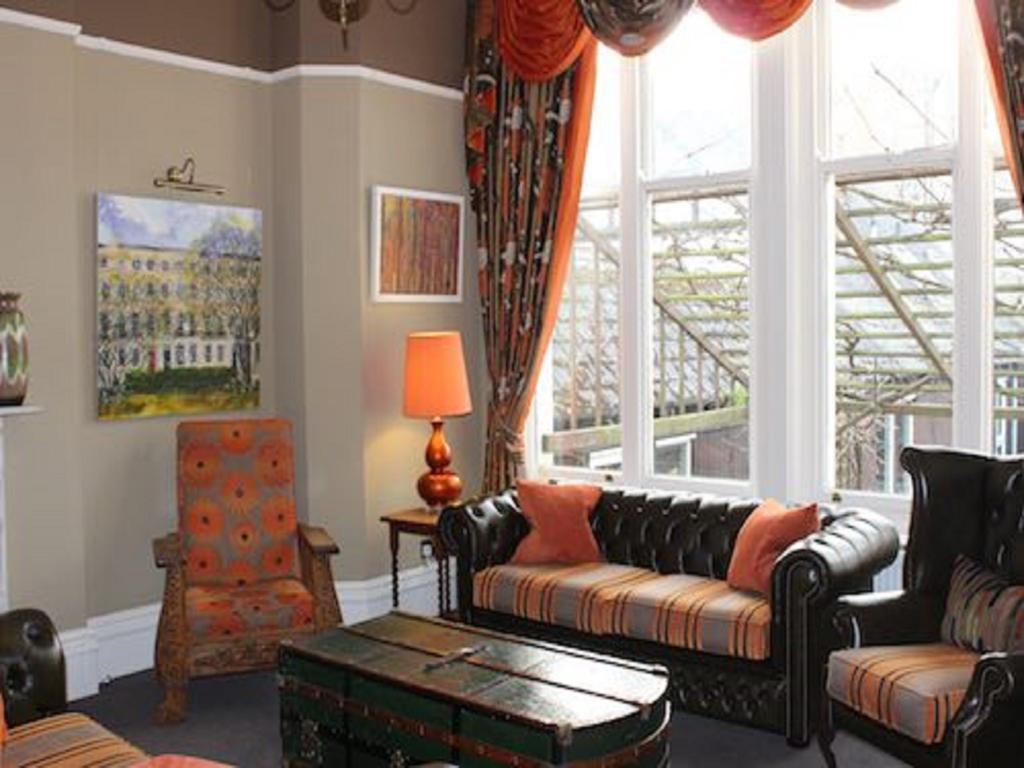 The Wyastone Hotel เชลเทนแฮม ภายนอก รูปภาพ