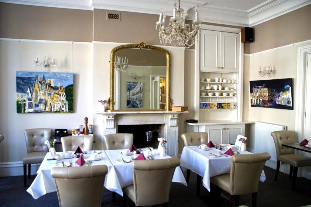 The Wyastone Hotel เชลเทนแฮม ภายนอก รูปภาพ