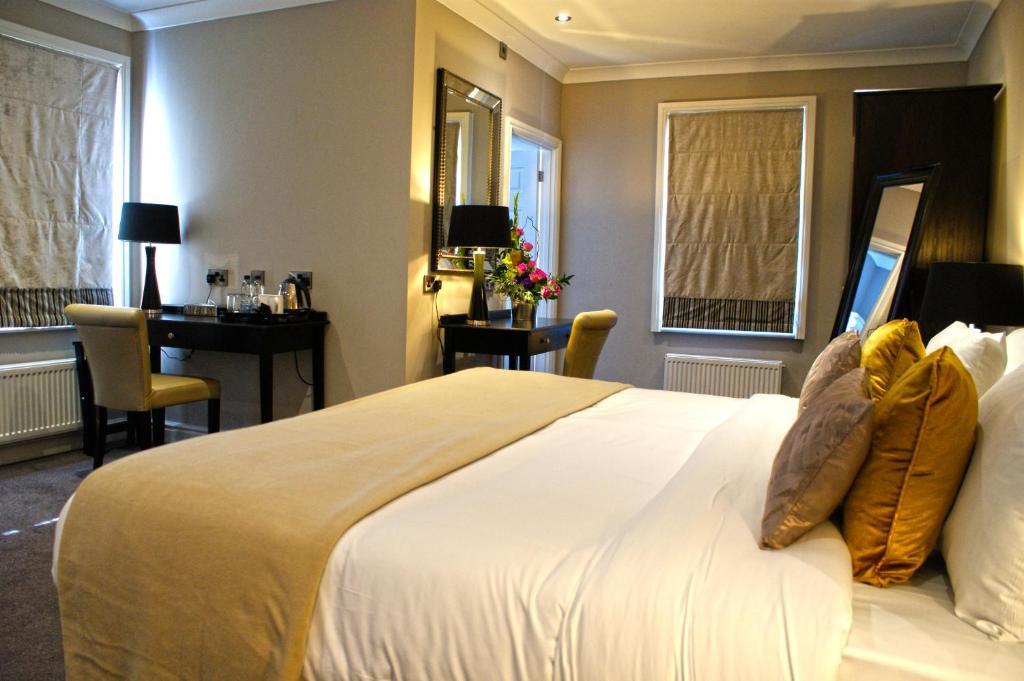 The Wyastone Hotel เชลเทนแฮม ห้อง รูปภาพ