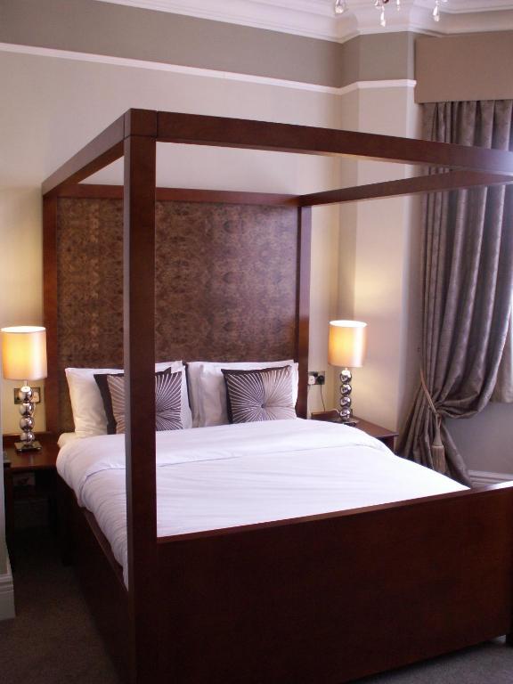 The Wyastone Hotel เชลเทนแฮม ห้อง รูปภาพ